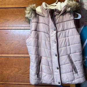 Aeropostale Vest Size M